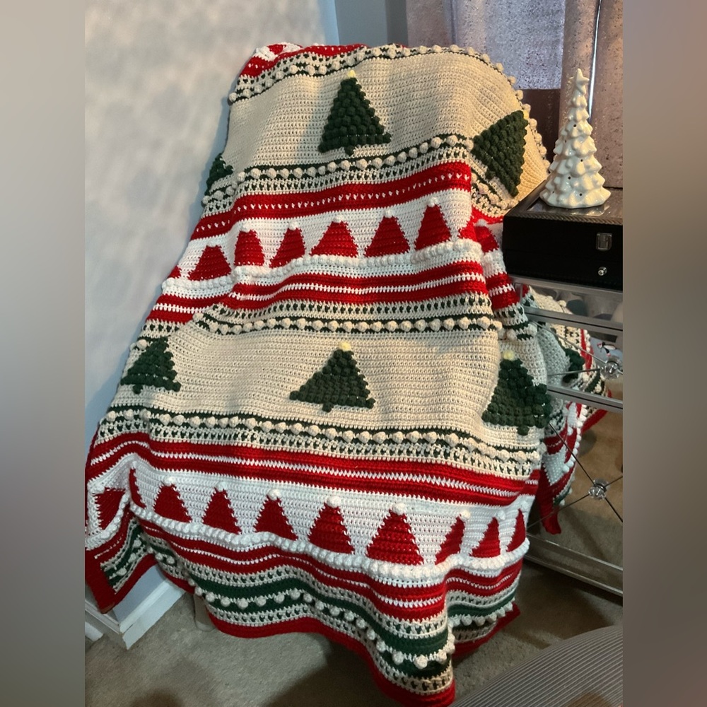 Crochet Christmas Trees & Santa Hats Blanket